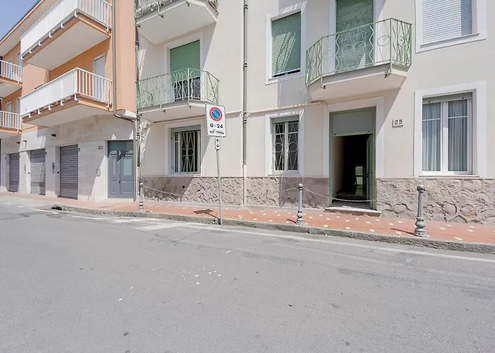 Bordighera Seaside Roomy Apartment